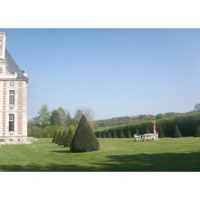 Ifs  - Château du Val d'Arques - St Eustache la Forêt - 76- Seine-Maritime